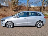 Gebraucht Mercedes B200 Progressive 163 PS (119 kW) 2022 Silber Kleinwagen