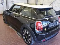Gebraucht Mini Cooper SE 135 kW (184 PS) 2023 Schwarz Kleinwagen