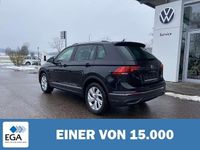Gebraucht VW Tiguan Active 131 PS (96 kW) 2023 Schwarz metallic SUV