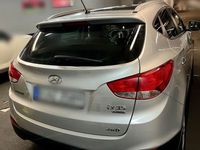 gebraucht Hyundai ix35 silber Fahrzeug