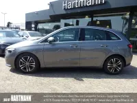 Gebraucht Mercedes B180 Progressive 136 PS (100 kW) 2025 Metalliclack mountaingrau Kleinwagen