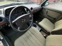 Gebraucht Mercedes 200 60 PS (44 kW) 1984 Limousine