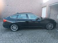 Gebraucht BMW 318 150 PS (110 kW) 2016 Schwarz Limousine