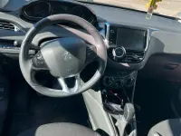 Gebraucht Peugeot 208 90 PS (66 kW) 2015 Weiß Kleinwagen