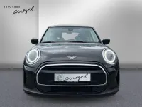 Używany Mini Cooper Essential 136 KM (100 kW) 2023 Czarny Hatchback