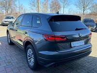 Gebraucht VW Touareg R 231 PS (169 kW) 2021 Grau SUV
