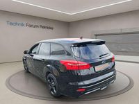 Gebraucht Ford Focus ST-Line 182 PS (133 kW) 2017 Iridiumschwarz metallic Kombi