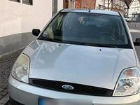 Gebraucht Ford Fiesta 90 PS (66 kW) 2004 Silber Kleinwagen