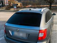 Gebraucht Skoda Superb 140 PS (102 kW) 2012 Silber Kombi