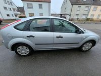 Second-hand Ford Focus 101 CP (74 kW) 2005 Argintiu Berlinǎ