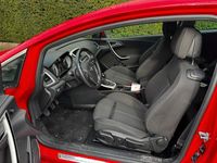 Gebraucht Opel Astra GTC Innovation 179 PS (131 kW) 2012 Rot Limousine