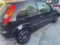 Gebraucht Ford Fiesta 60 PS (44 kW) 2004 Blau Kleinwagen