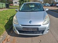 Gebraucht Renault Clio III Expression 75 PS (55 kW) 2010 Silber Limousine