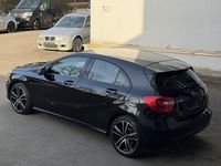 Gebraucht Mercedes A180 122 PS (89 kW) 2013 Schwarz Limousine