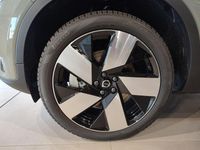 Neu Volvo XC40 Plus 185 kW (252 PS) 2025 Gruen SUV