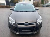 Gebraucht Ford Focus Trend 125 PS (91 kW) 2012 Brisbane brown/lunar sky Kombi