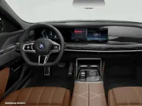 Gebraucht BMW M760e 571 PS (419 kW) 2025 Schwarz Limousine