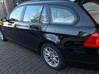 Gebraucht BMW 320 184 PS (135 kW) 2012 Schwarz Kombi