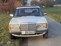 Gebraucht Mercedes 240 72 PS (52 kW) 1982 Weiß Limousine