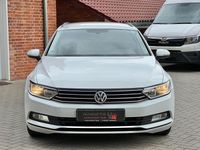 Gebraucht VW Passat Trendline 150 PS (110 kW) 2018 Weiß Kombi