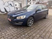 Gebraucht Volvo V60 Ocean Race 150 PS (110 kW) 2016 Ocean blue ii / metallic Kombi