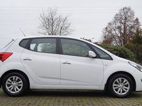 Gebraucht Hyundai ix20 90 PS (66 kW) 2017 Weiß Kleinwagen