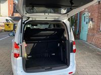 Gebraucht Ford Tourneo Courier Titanium 101 PS (74 kW) 2021 Weiß Van / Kleinbus