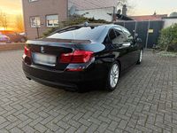 Gebraucht BMW 550 450 PS (330 kW) 2014 Schwarz Limousine
