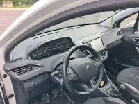 Gebraucht Peugeot 208 Active 95 PS (69 kW) 2012 Weiß Kleinwagen