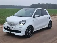 Używany Smart ForFour Brabus 90 KM (66 kW) 2019 Biały Hatchback