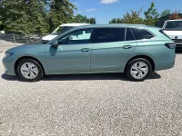 Gebraucht VW Passat Elegance 150 PS (110 kW) 2025 Maripositgrün Kombi