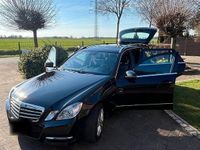 Gebraucht Mercedes E200 184 PS (135 kW) 2011 Schwarz Kombi