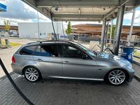 Gebraucht BMW 318 143 PS (105 kW) 2011 Silber Kombi