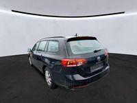 Gebraucht VW Passat Basis 150 PS (110 kW) 2022 Schwarz Kombi