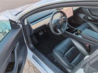 Gebraucht Tesla Model 3 Standard Range 239 kW (325 PS) 2021 Weiß Limousine