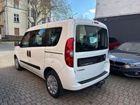 Gebraucht Opel Combo Selection 120 PS (88 kW) 2016 Grün Van / Kleinbus
