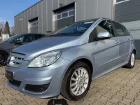 Gebraucht Mercedes B180 116 PS (85 kW) 2010 Horizontblau Van / Kleinbus