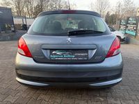 Gebraucht Peugeot 207 Tendance 95 PS (69 kW) 2011 Grau Limousine