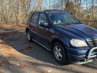 Gebraucht Mercedes ML320 218 PS (160 kW) 2000 Blau SUV