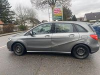 Gebraucht Mercedes B200 156 PS (114 kW) 2012 Grau Van / Kleinbus