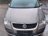 Gebraucht VW Touran 140 PS (102 kW) 2007 Gold Van / Kleinbus