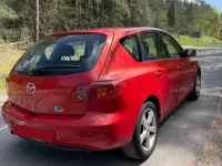 Usata Mazda 3 105 CV (77 kW) 2007 Rosso Utilitaria