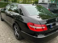 Gebraucht Mercedes E250 Elegance 204 PS (150 kW) 2012 Schwarz Limousine