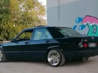 Gebraucht Mercedes 190 118 PS (86 kW) 1990 Blau Limousine