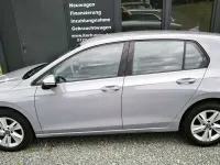 Gebraucht VW Golf VIII Life 131 PS (96 kW) 2020 Mondsteingrau Kleinwagen