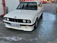 Gebraucht BMW 318 113 PS (83 kW) 1987 Weiß Limousine