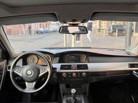 Gebraucht BMW 525 177 PS (130 kW) 2005 Blau Kombi