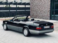 Gebraucht Mercedes E320 220 PS (161 kW) 1996 Schwarz Cabrio