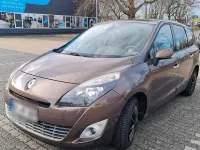 Gebraucht Renault Scénic III 130 PS (95 kW) 2011 Braun Limousine