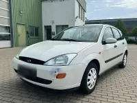 Usado Ford Focus 74 CV (54 kW) 2001 Blanco Berlina